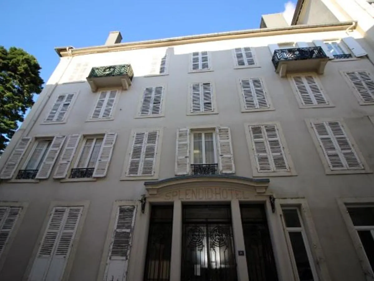 T2 La Bourboule Centre Avec Wifi, 100M Des Thermes, Jusqu'A 6 Pers. - Fr-1-608-19 0*,  France